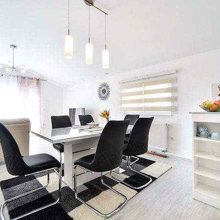 Apartman Novokmet-Crno Hotel Zadar Bagian luar foto