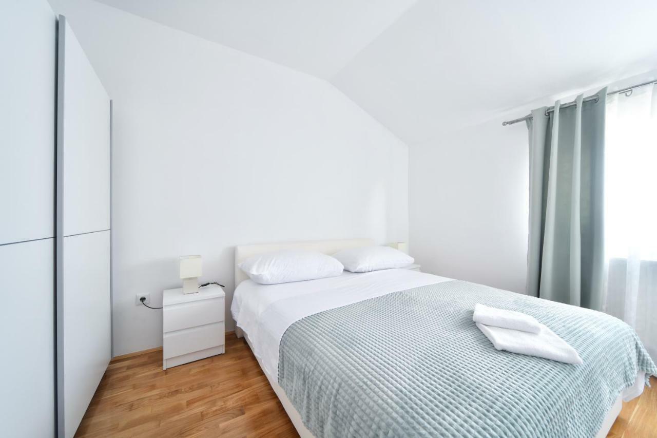 Apartman Novokmet-Crno Hotel Zadar Bagian luar foto