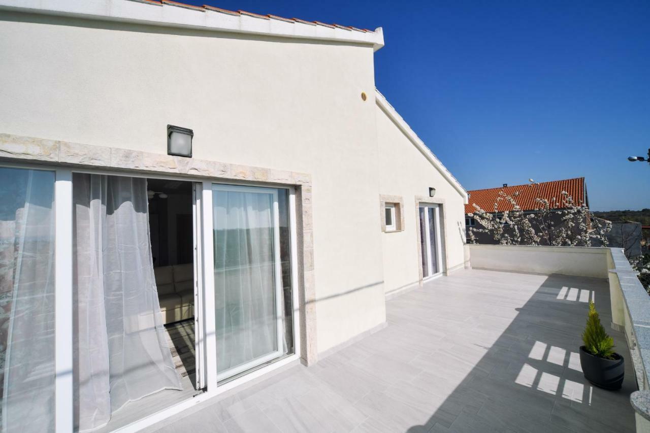 Apartman Novokmet-Crno Hotel Zadar Bagian luar foto